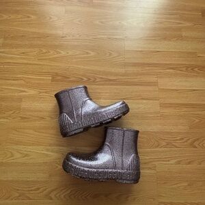 UGG Drizilita Glitter Rain Boots Size 10